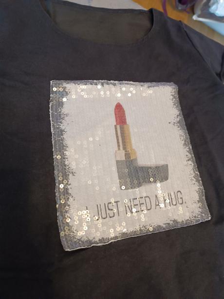 Čierne tričko s flitrovanou aplikáciou - uni,