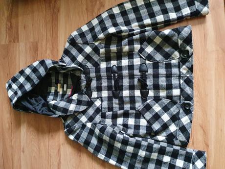 Dievčenský kabát, 152