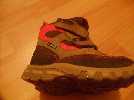 Čižmičky, baťa,24