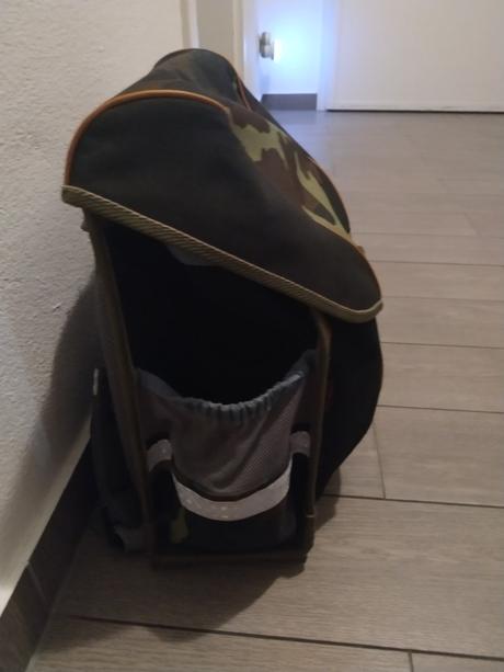 Originálna kvalitná a imidžová army školská taška, 