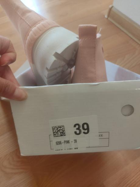 Predám dievčenské topánky, tenisky, 39