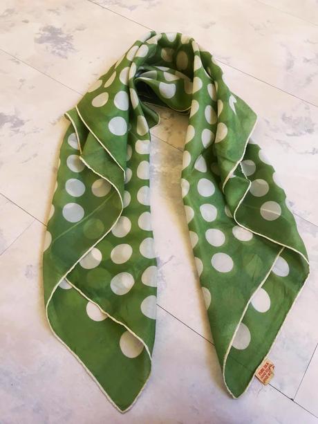 Hodvábna bodkovaná šatka na krk, xl