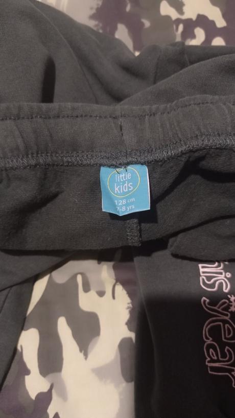 Vianočné tepláky, 128