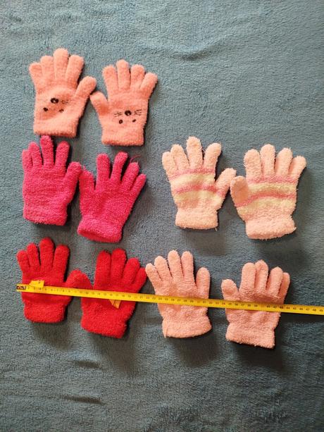 Teplé rukavičky, 104