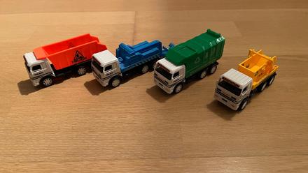 Plastové nákladné autá, 