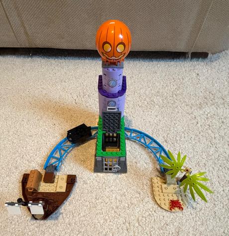 Lego - spideyho team v majaku zeleneho goblina,