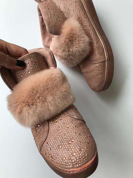 Tenisky s kozusinou z praveho zajaca, 37