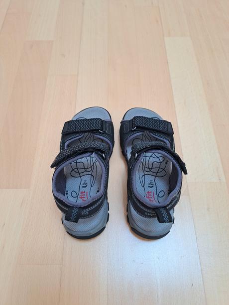 Kvalitné sandáliky, vd. max. 21 cm, superfit,33