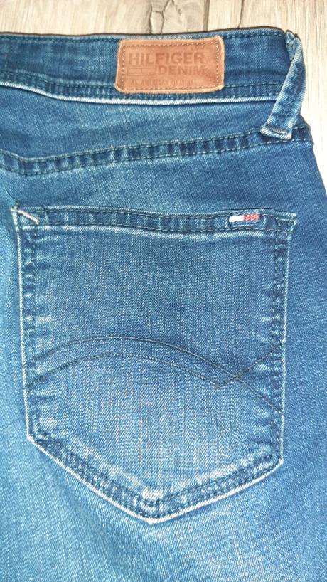 Taška plná vecí tommy hilfiger, zara, monnari, s