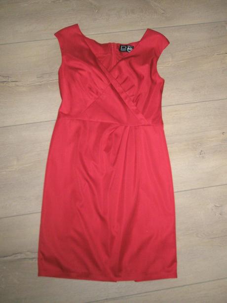 Spoločenské šaty červené, 40