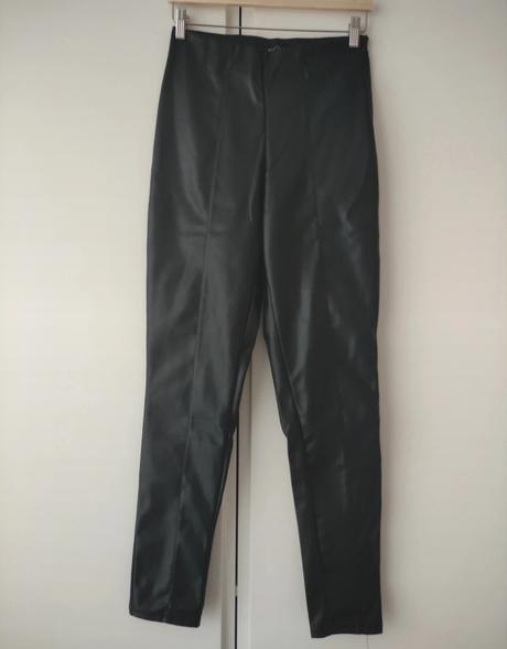 Čierne koženkove nohavice, mohito,l