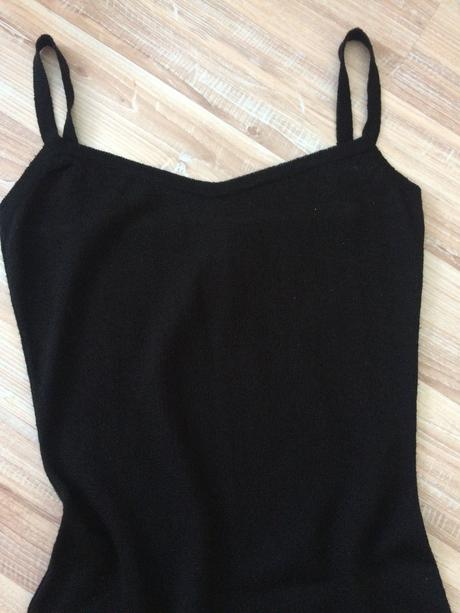 Nenosené "malé čierne", xs