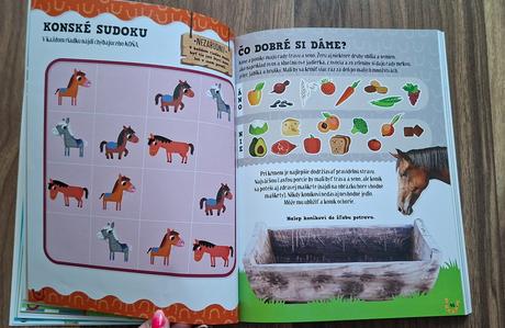Velka kniha nalepiek kone, 