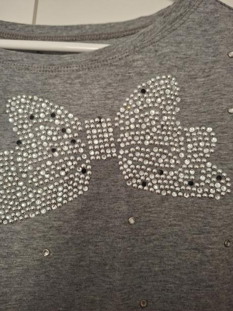 Krasne tricko s mašličkou m, m