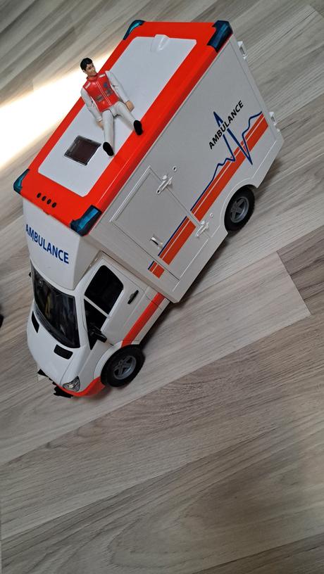 Sanitka- ambulancia bruder,