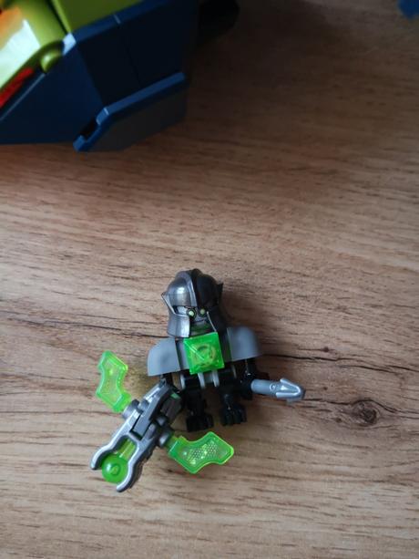 Lego nexo knights 72005 aaronova kuša,