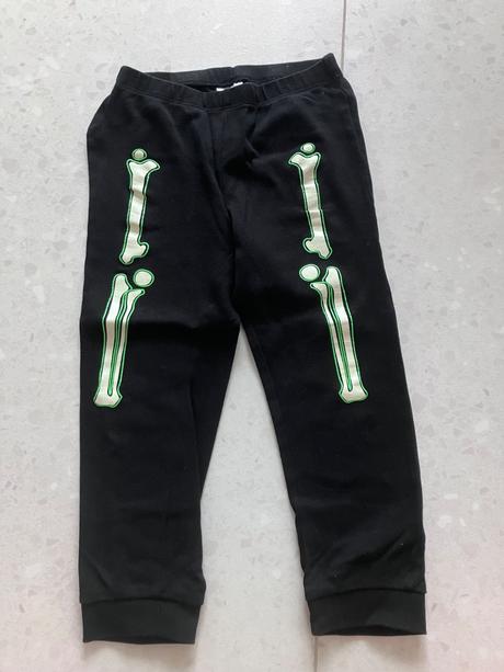 Pyžamo svietiace v tme, zara,110