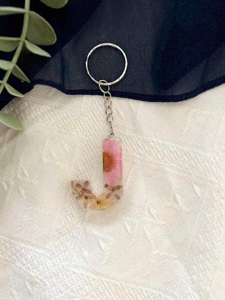 Ručne vyrobené živicové kľúčenky, 