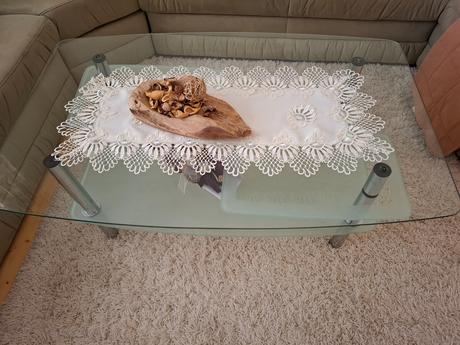 Konferenčný stolik zo skla,