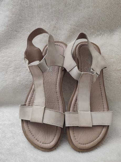 Kožené sandalky, 34