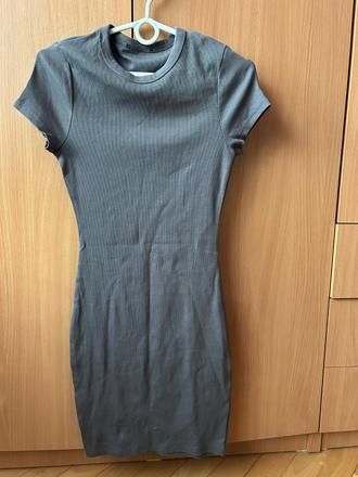 Elastické šaty zn. amisu, m, new yorker,m