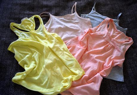 4 x tielko 146-152- kus 3 eura, 146