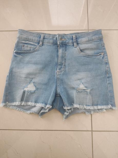 Šortky, clockhouse,38