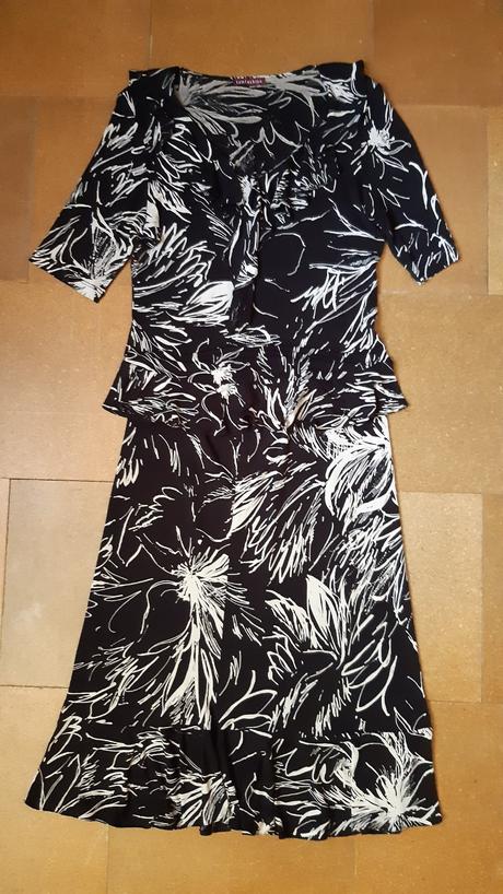 Letny suknovy komplet, 44