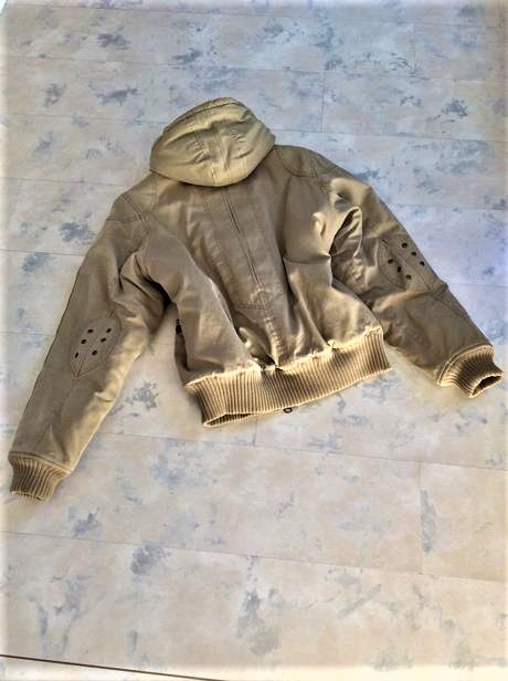 Teplá bunda do pásu, m