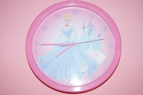 Hodiny disney princess-popoluska,