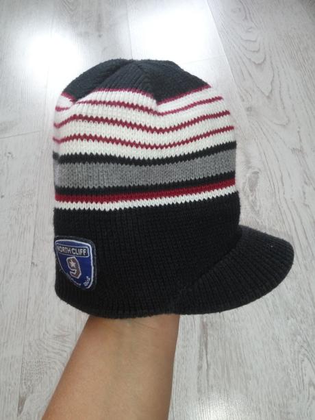 Zimná čiapka so šiltom 46cm v kľude, 80