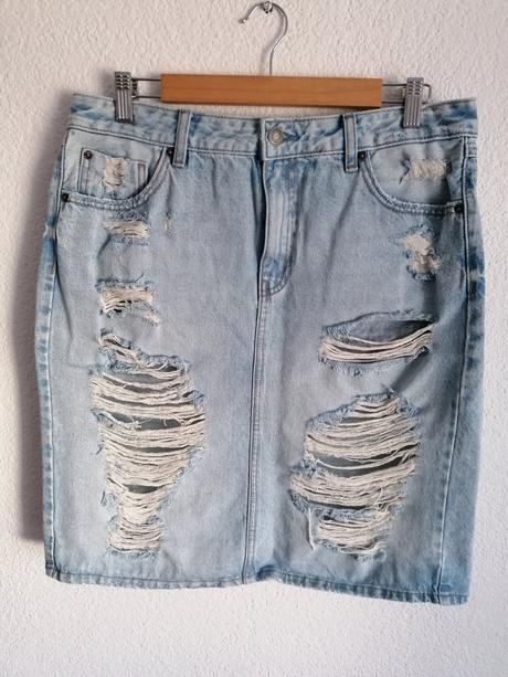 Riflova sukňa, stradivarius,42