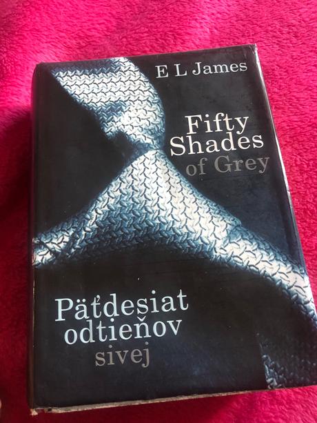 Päťdesiat odtieňov sivej 1.časť, 