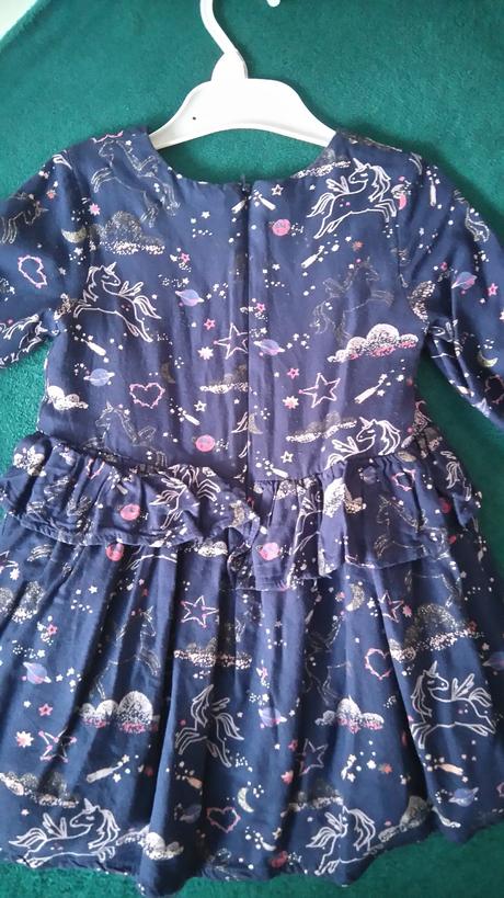 Konikove saty, s jednorozcom, marks & spencer,98