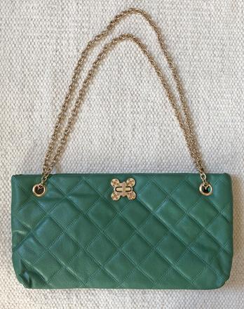 Elegantná kabelka v brazílskej zelenej,