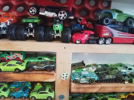 Ponúkam na predaj hot wheels, 