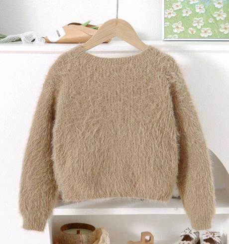 Dievčenský sveter nový, 122