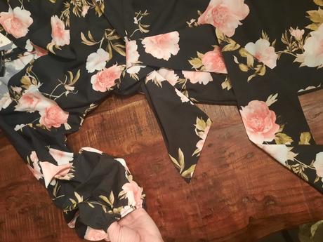 Šaty jemné, elegantné, zavinovacie kvetované, 36