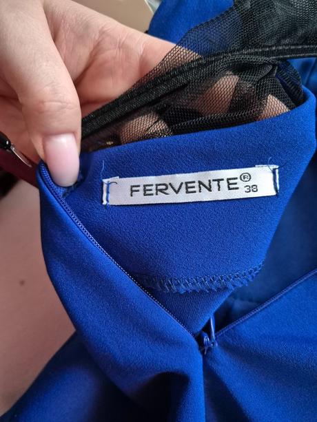 Púzdrové šaty, 38