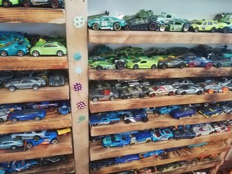 Ponúkam na predaj hot wheels, 