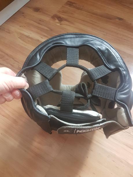 Prilba na zápasy/box mma perditor, 