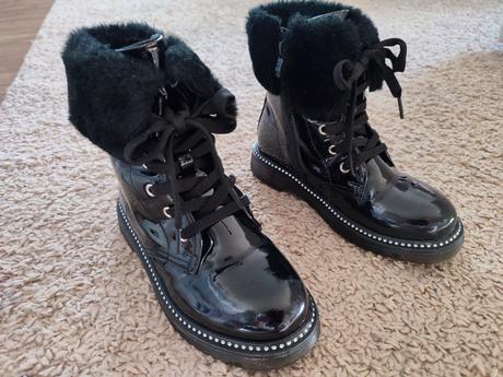 Čierne elegantné  čižmičky, 33