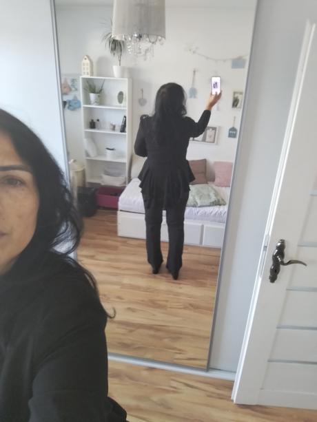 Zara zaujímavé sako vzadu s volanom, zara,l