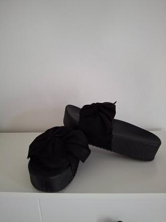 Čierne semišové šlapky pohodlné top, deichmann,38