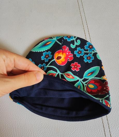 Handmade obojstranná čiapočka, 68