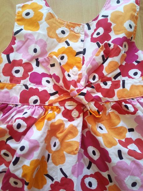 Krásne šaty top stav, zip zap,80