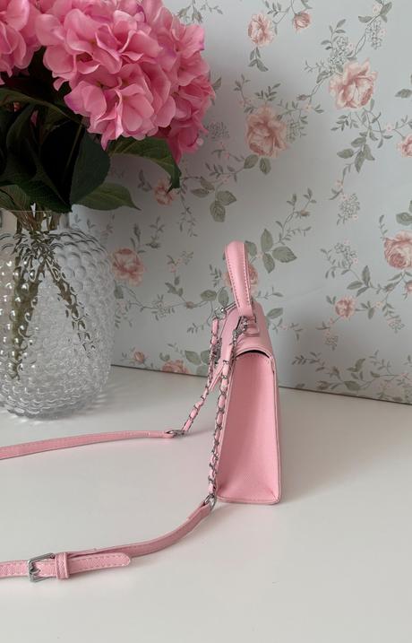 Luxusná ružová kabelka elegantná,