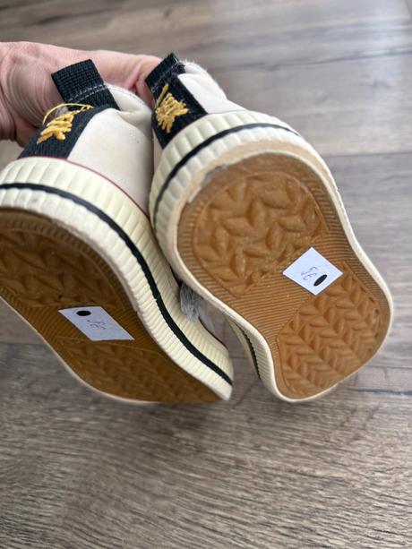 Tenisky, reserved,31