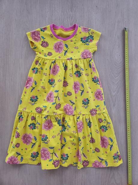 Kvetinové šaty, 116