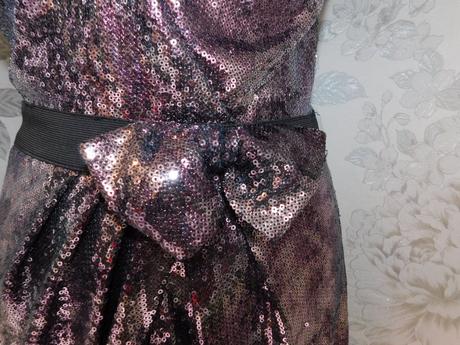 Pekne flitrovane šaty, 38